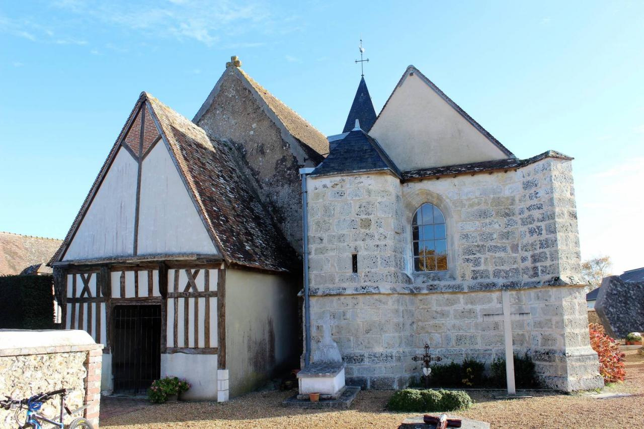Unusual small church brnging together both Romanesque and Renaissance styles