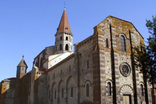 Collégiale Saint-Victor et Sainte-Couronne d'Ennezat