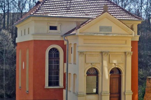 Tower-like synagogue in Úštĕk